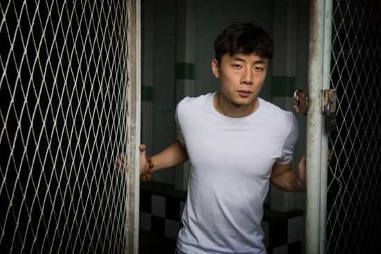 女人张开腿让变态吃